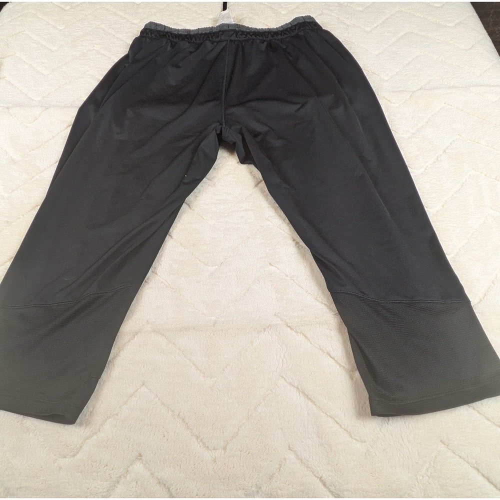 Under Armour HeatGear Loose Black Cropped Athletic Pants Mens Medium Capri
